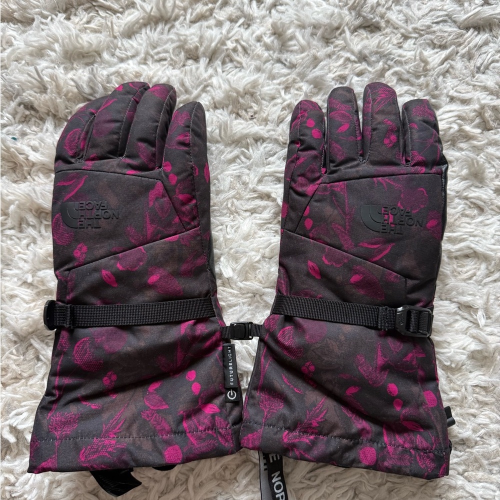 NWOT The North Face Montana Futurelight Etip Ski Snow gloves women’s L